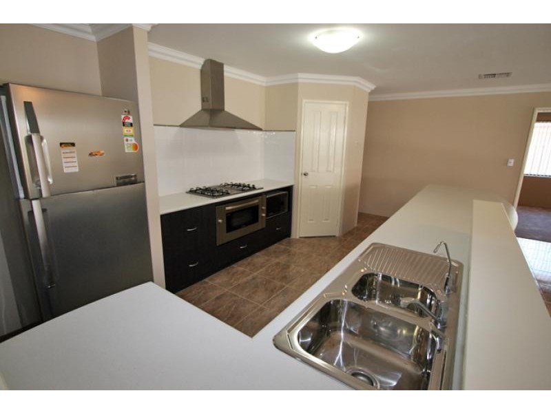 72 Beacham Street, Coodanup WA 6210