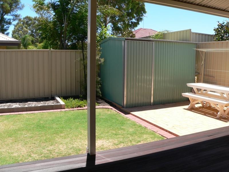 25 Brouwer Trail, Dudley Park WA 6210