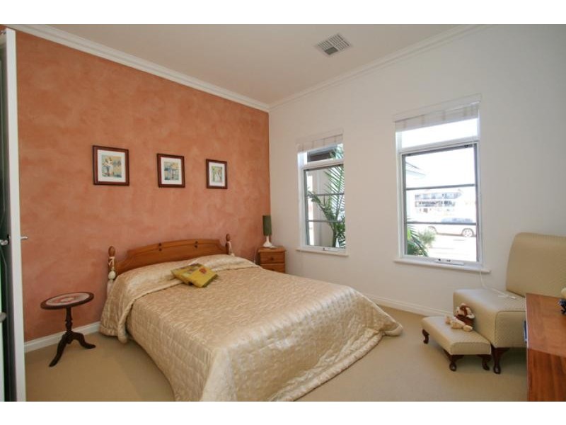 48 Brindabella Crescent, Mandurah WA 6210