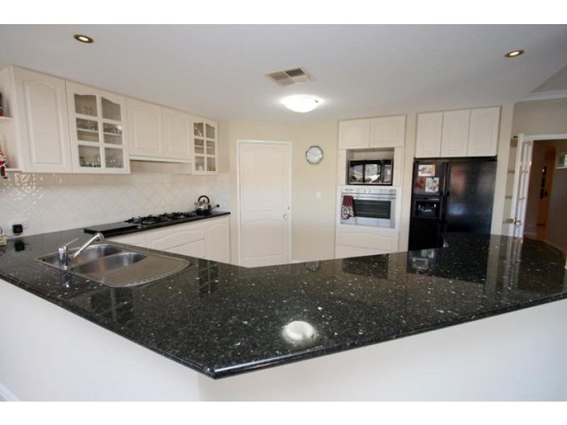 29 Santavea Mews, Halls Head WA 6210