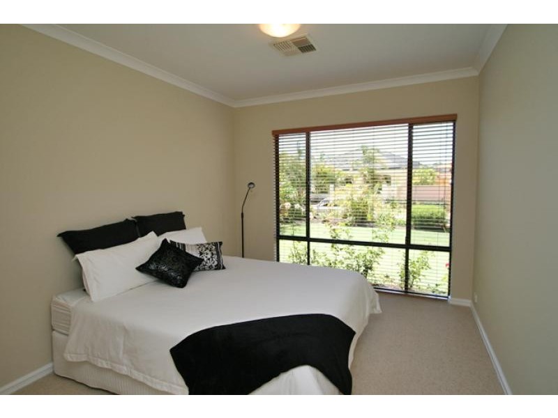 29 Santavea Mews, Halls Head WA 6210