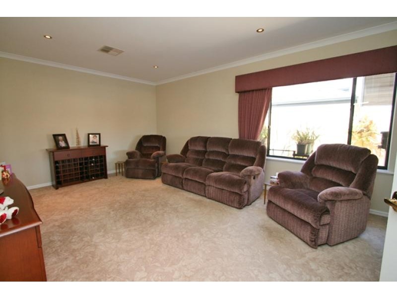 29 Santavea Mews, Halls Head WA 6210