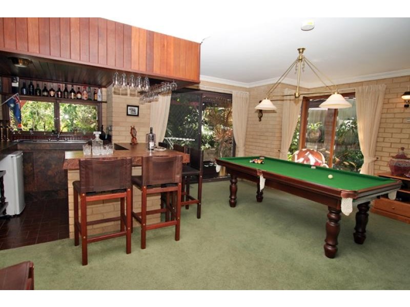 6 Barkley Place, Halls Head WA 6210