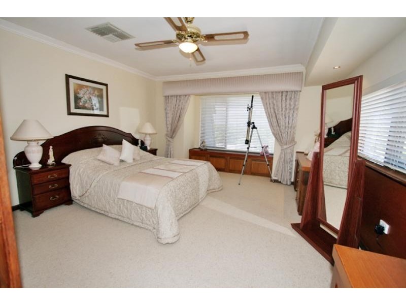 6 Barkley Place, Halls Head WA 6210