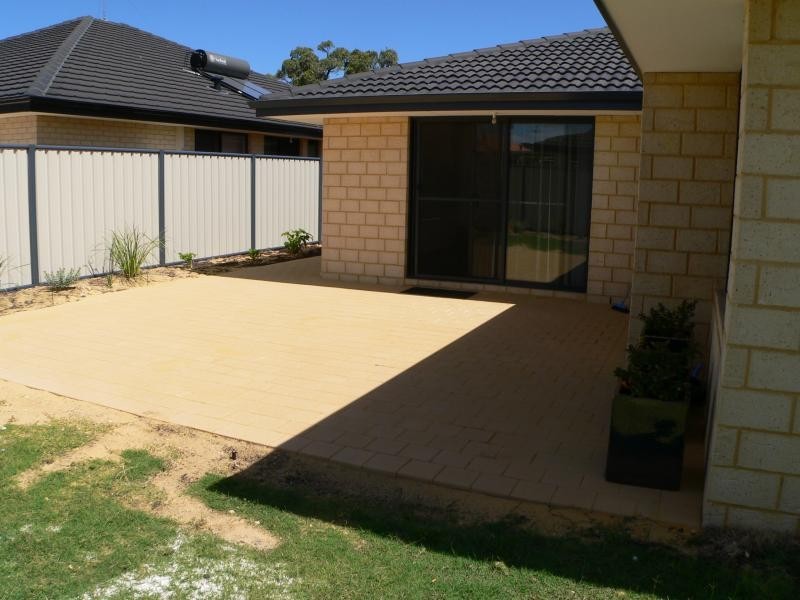 2 Grandmere Parade, Meadow Springs WA 6210