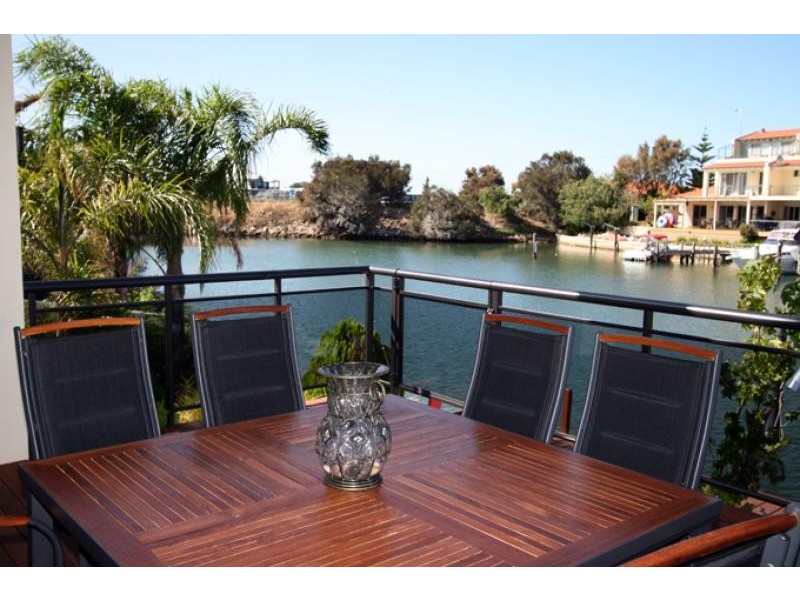 12 Amity Cove, Halls Head WA 6210