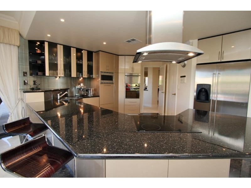 12 Amity Cove, Halls Head WA 6210