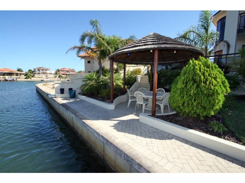 12 Amity Cove, Halls Head WA 6210