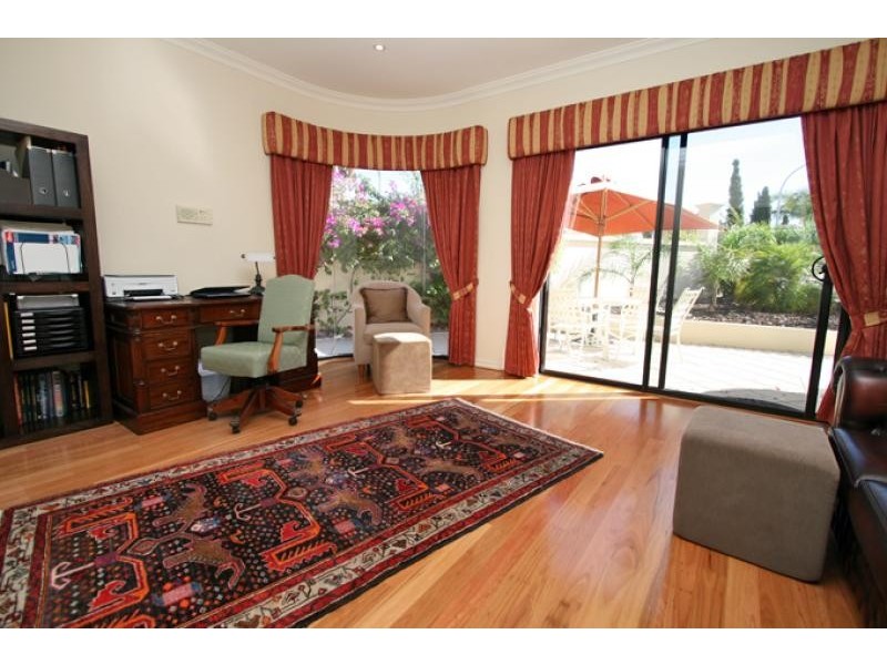 12 Amity Cove, Halls Head WA 6210