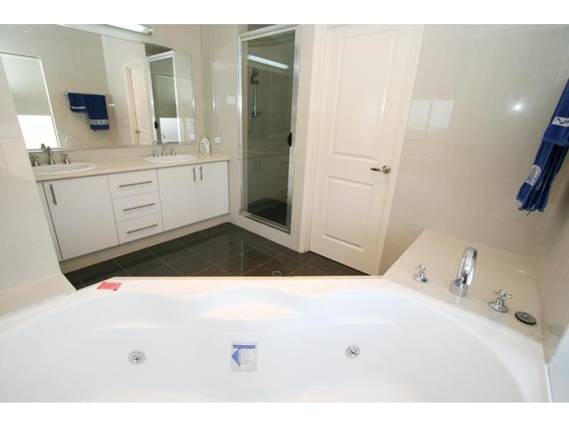 55 Endeavour Circle, Wannanup WA 6210