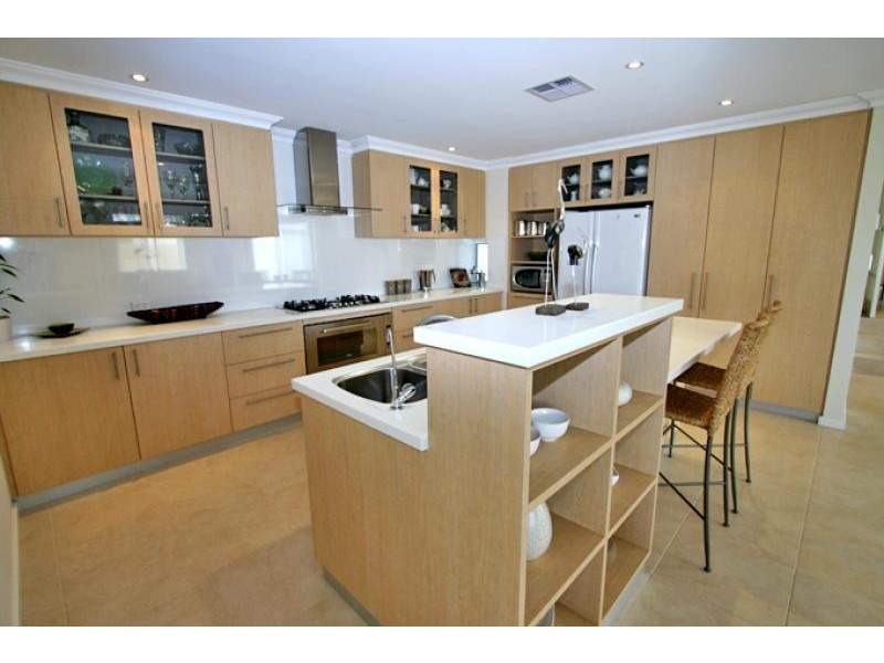 143 Darwin Terrace, Dudley Park WA 6210