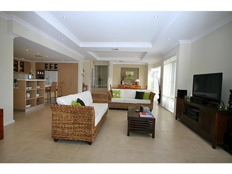 143 Darwin Terrace, Dudley Park WA 6210