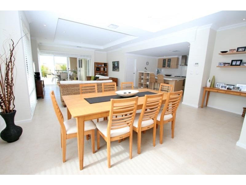 143 Darwin Terrace, Dudley Park WA 6210