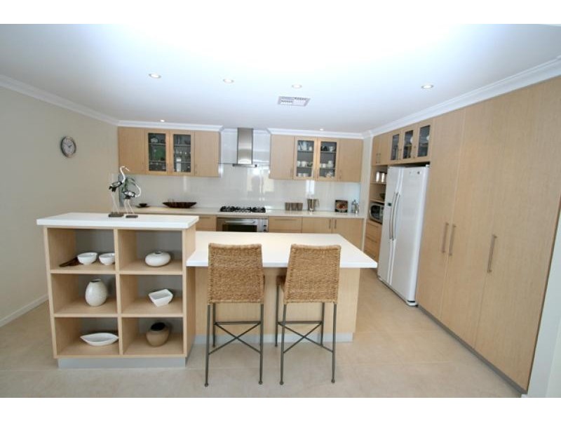 143 Darwin Terrace, Dudley Park WA 6210