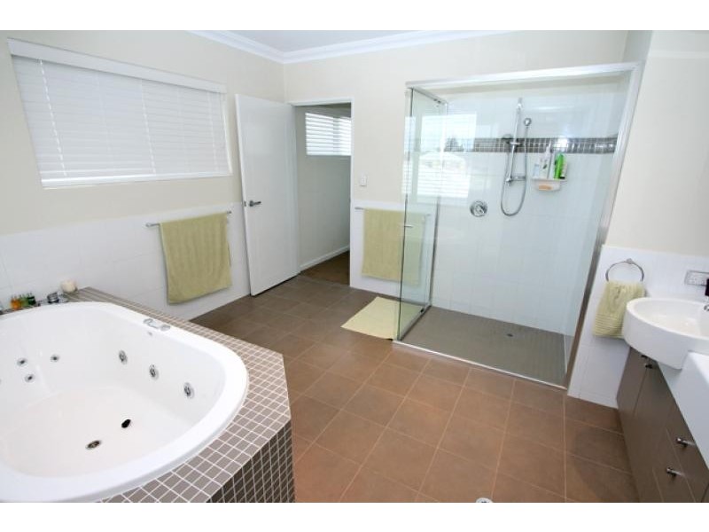 143 Darwin Terrace, Dudley Park WA 6210