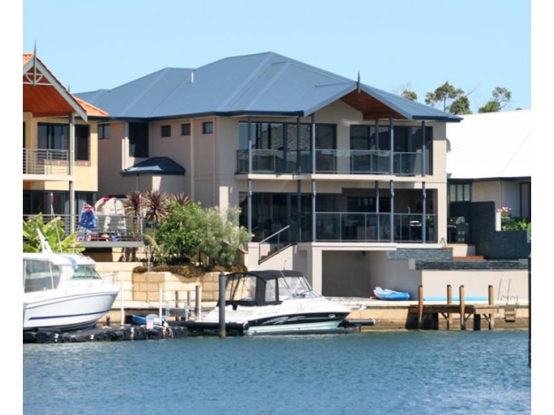 27 Ragamuffin Point, Halls Head WA 6210