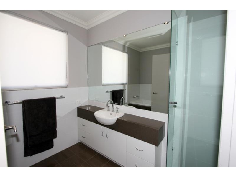 27 Ragamuffin Point, Halls Head WA 6210