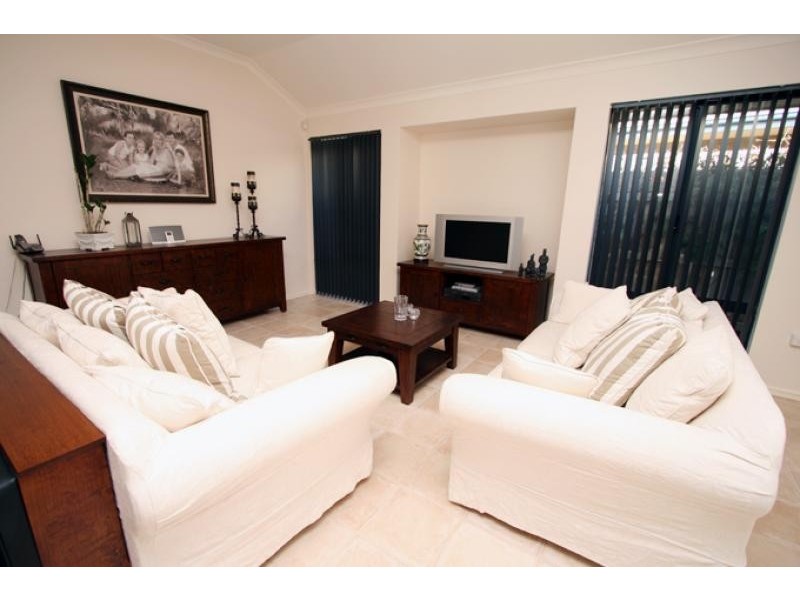 6 Podman Turn, Madora Bay WA 6210