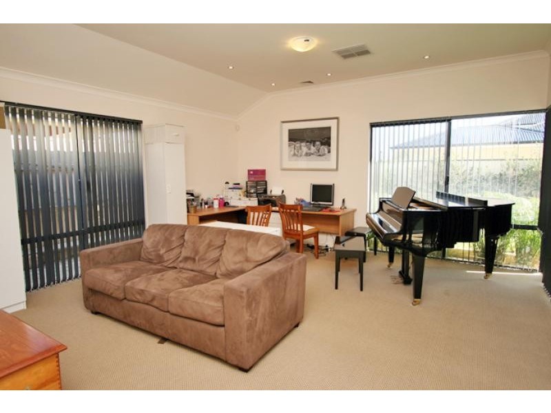 6 Podman Turn, Madora Bay WA 6210