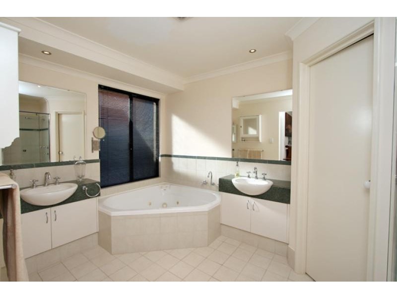 6 Podman Turn, Madora Bay WA 6210