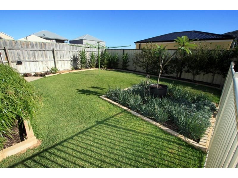 6 Podman Turn, Madora Bay WA 6210