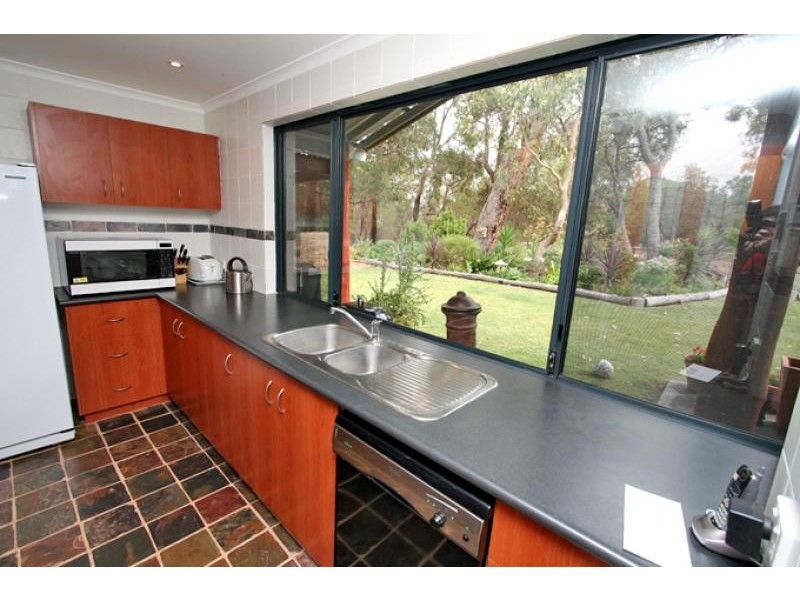 125 Tuart Grove Avenue, Lake Clifton WA 6215