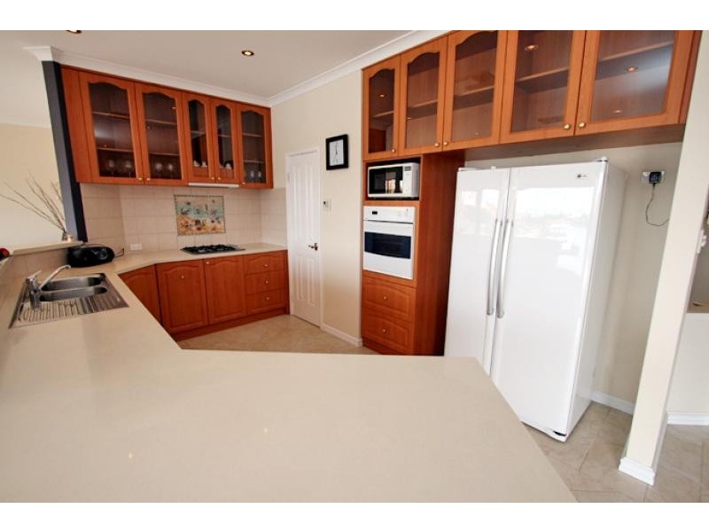 19 Eunamara Retreat, Halls Head WA 6210