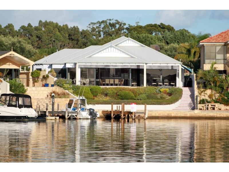 19 Eunamara Retreat, Halls Head WA 6210