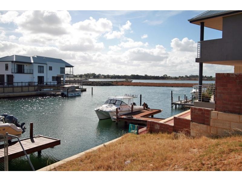 25 Fistina Ramble, Halls Head WA 6210