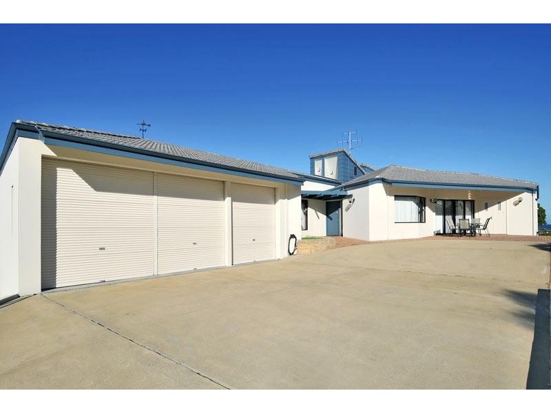 16 Breaker Close, Silver Sands WA 6210