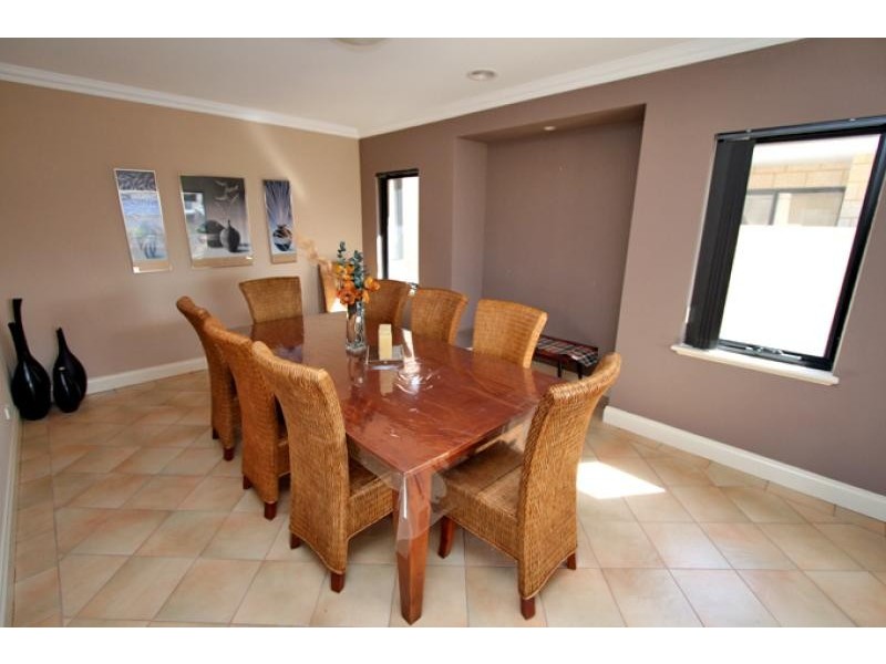 12 Condor Mews, Halls Head WA 6210