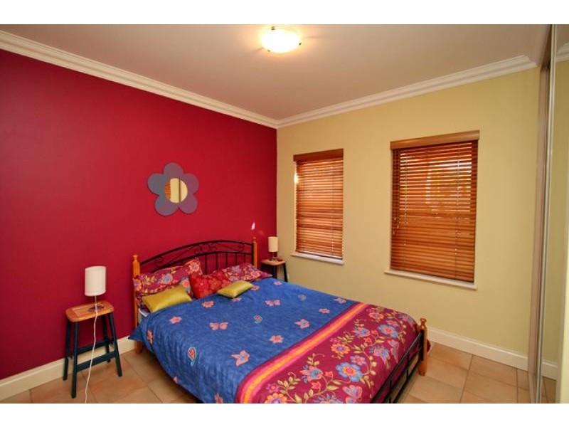 12 Condor Mews, Halls Head WA 6210