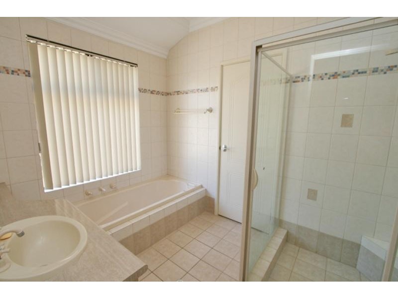12 Condor Mews, Halls Head WA 6210