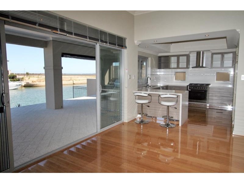 19 Twilight Court, Dudley Park WA 6210