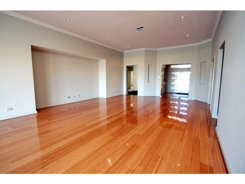 19 Twilight Court, Dudley Park WA 6210