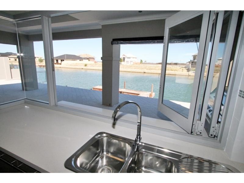 19 Twilight Court, Dudley Park WA 6210