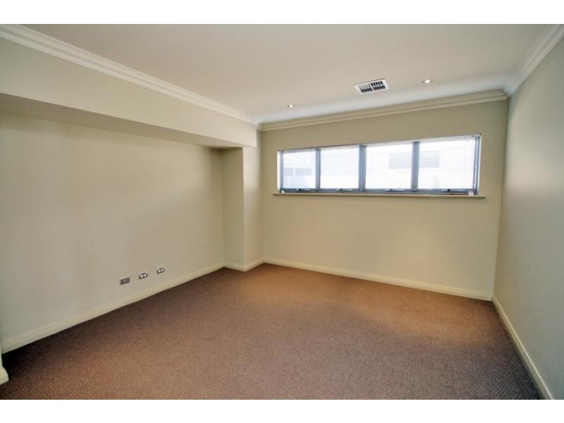 19 Twilight Court, Dudley Park WA 6210