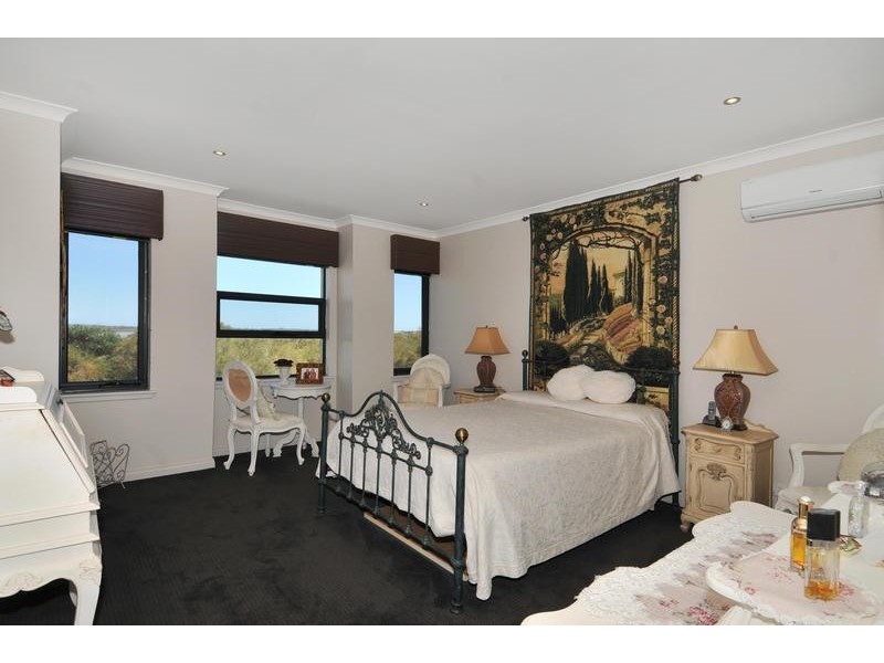 139 Darwin Terrace, Dudley Park WA 6210