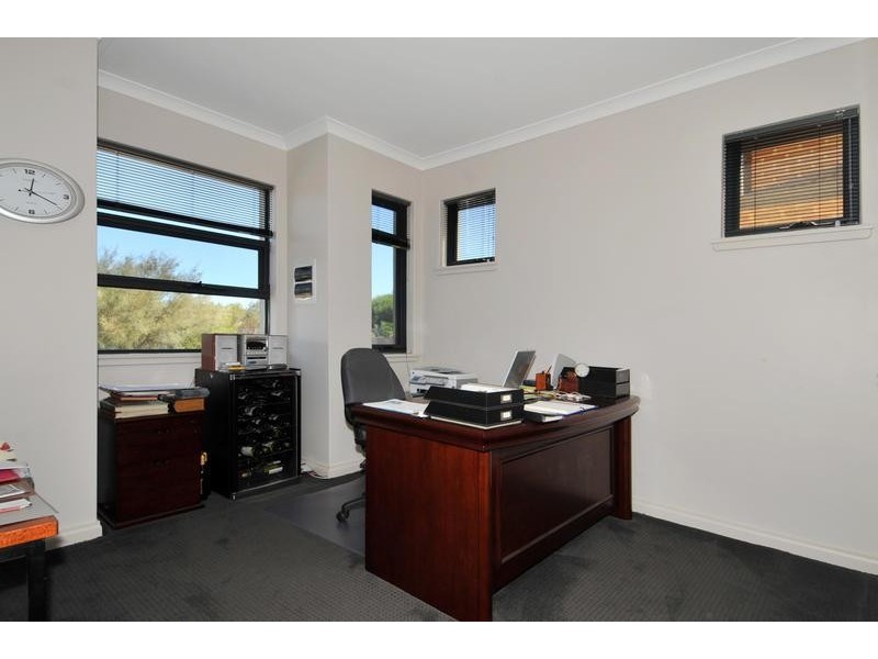 139 Darwin Terrace, Dudley Park WA 6210