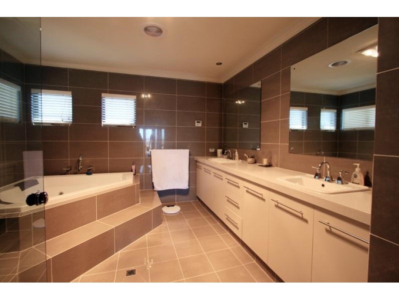 19 Katinka Retreat, Dudley Park WA 6210