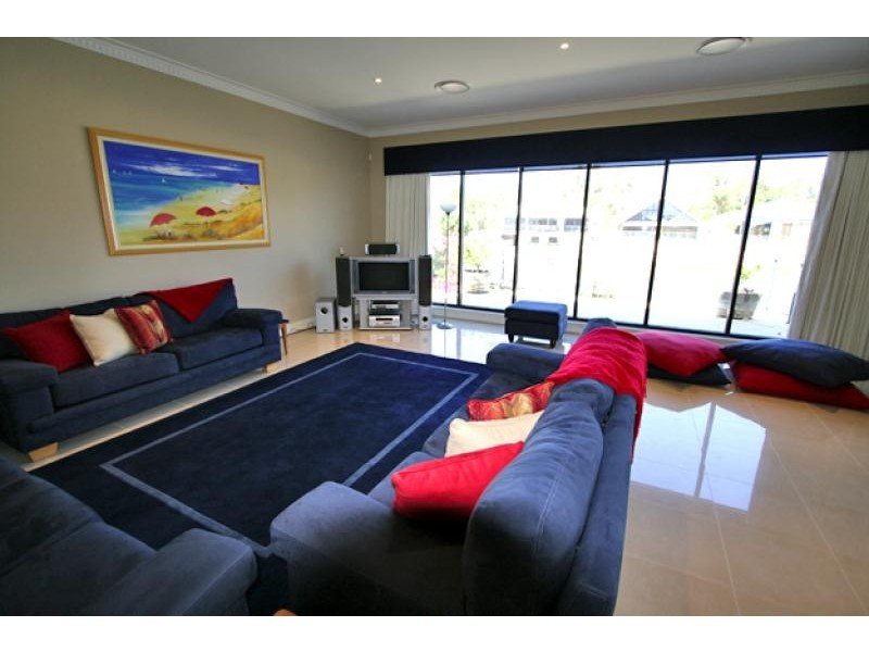 12 Ragamuffin Point, Mandurah WA 6210