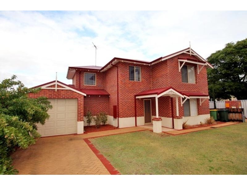 Unit 1/3 First Avenue, Mandurah WA 6210