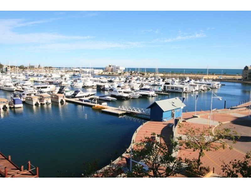 Unit 43/37 Dolphin Drive, Mandurah WA 6210