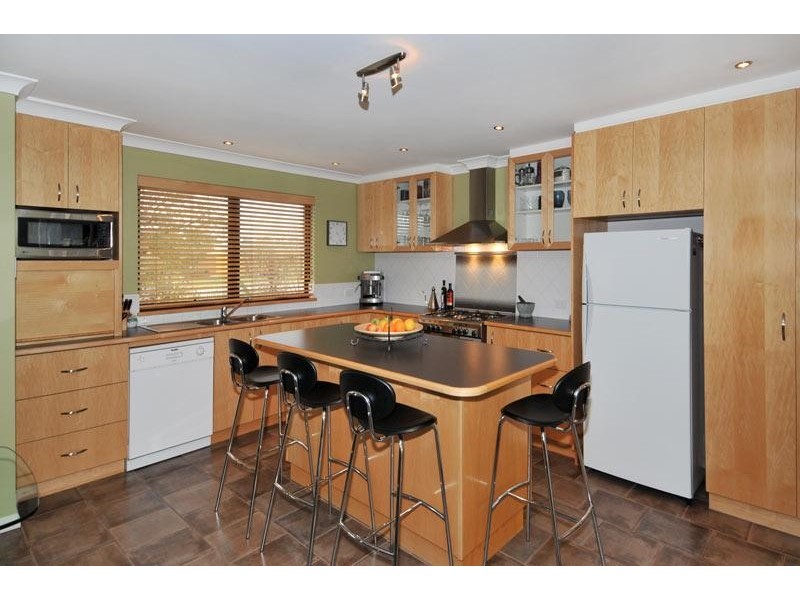 8 Curlew Street, Dudley Park WA 6210