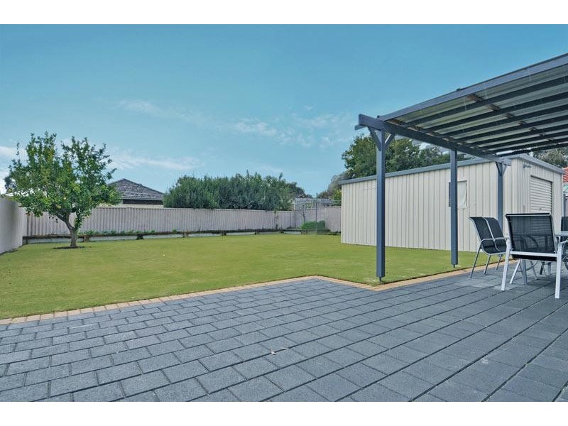 8 Curlew Street, Dudley Park WA 6210