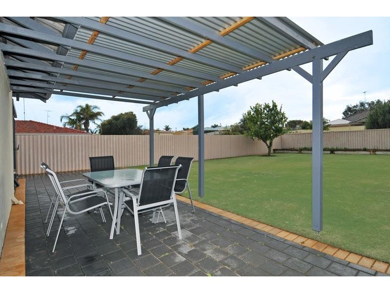 8 Curlew Street, Dudley Park WA 6210