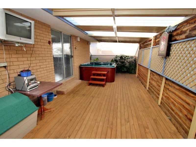 2 Kingdon Street, Mandurah WA 6210