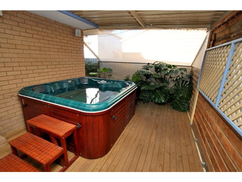 2 Kingdon Street, Mandurah WA 6210