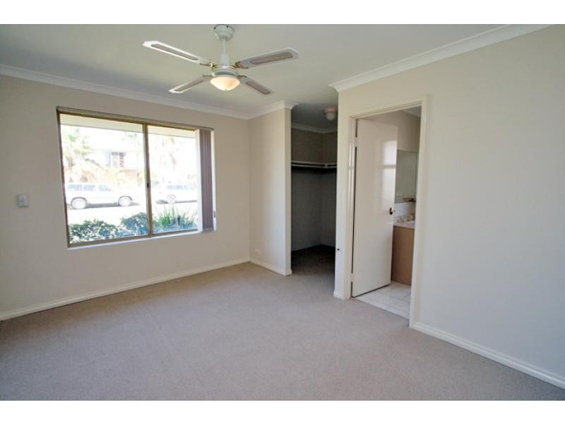 33 Erica Street, Coodanup WA 6210