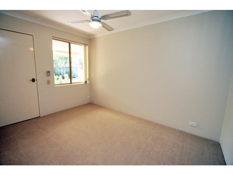 33 Erica Street, Coodanup WA 6210